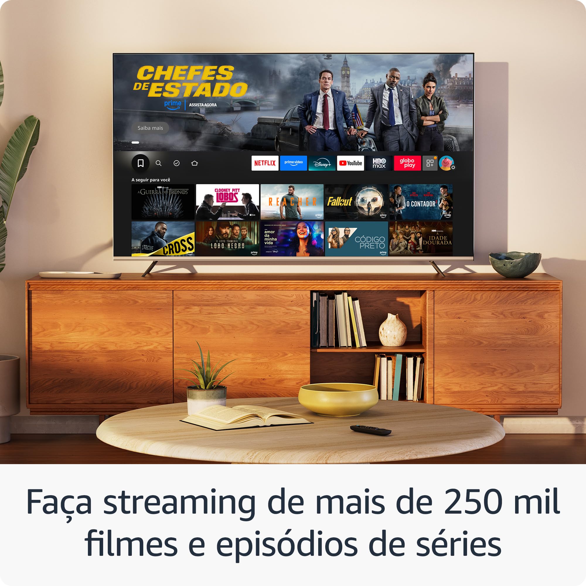 Fire TV Stick HD (Geração mais recente) | Com controle remoto por voz com Alexa (inclui comandos de TV), controles de casa inteligente e streaming em HD